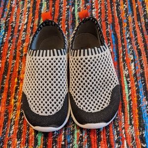 See Kai Run woven sneakers black & white  toddler size 7